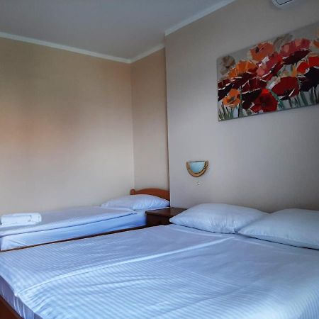 Guest House Katarina Malinska Exterior photo