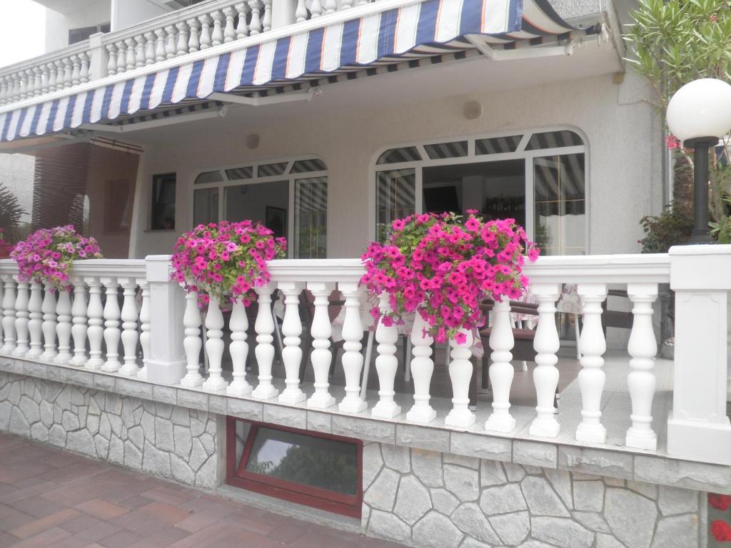 Guest House Katarina Malinska Exterior photo